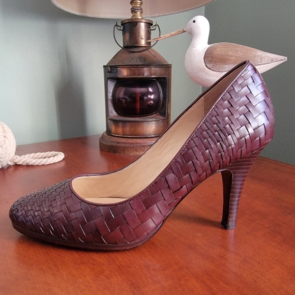 Cole Haan Mahogany Woven Leather 3.5"  Wood Stacked Heels Size 10B - Picture 7 of 16